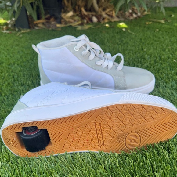 Heelys Sneakers Wheels High Tops Youth size 5 Womens size 6.5 - Picture 1 of 7